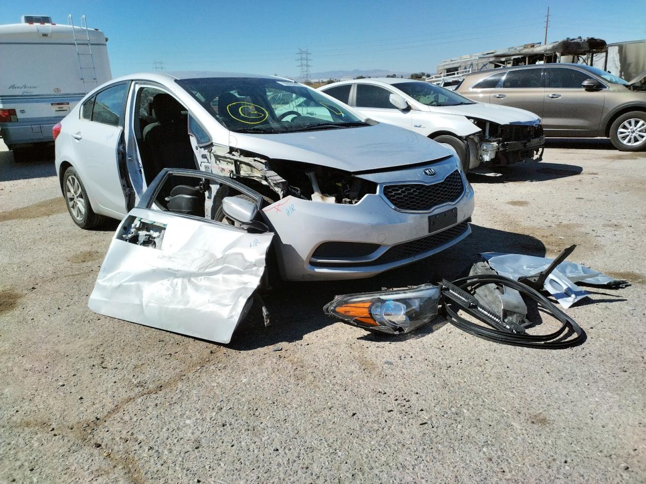 KIA FORTE LX 2015 with VIN KNAFX4A60F5385472 - Photo from auction