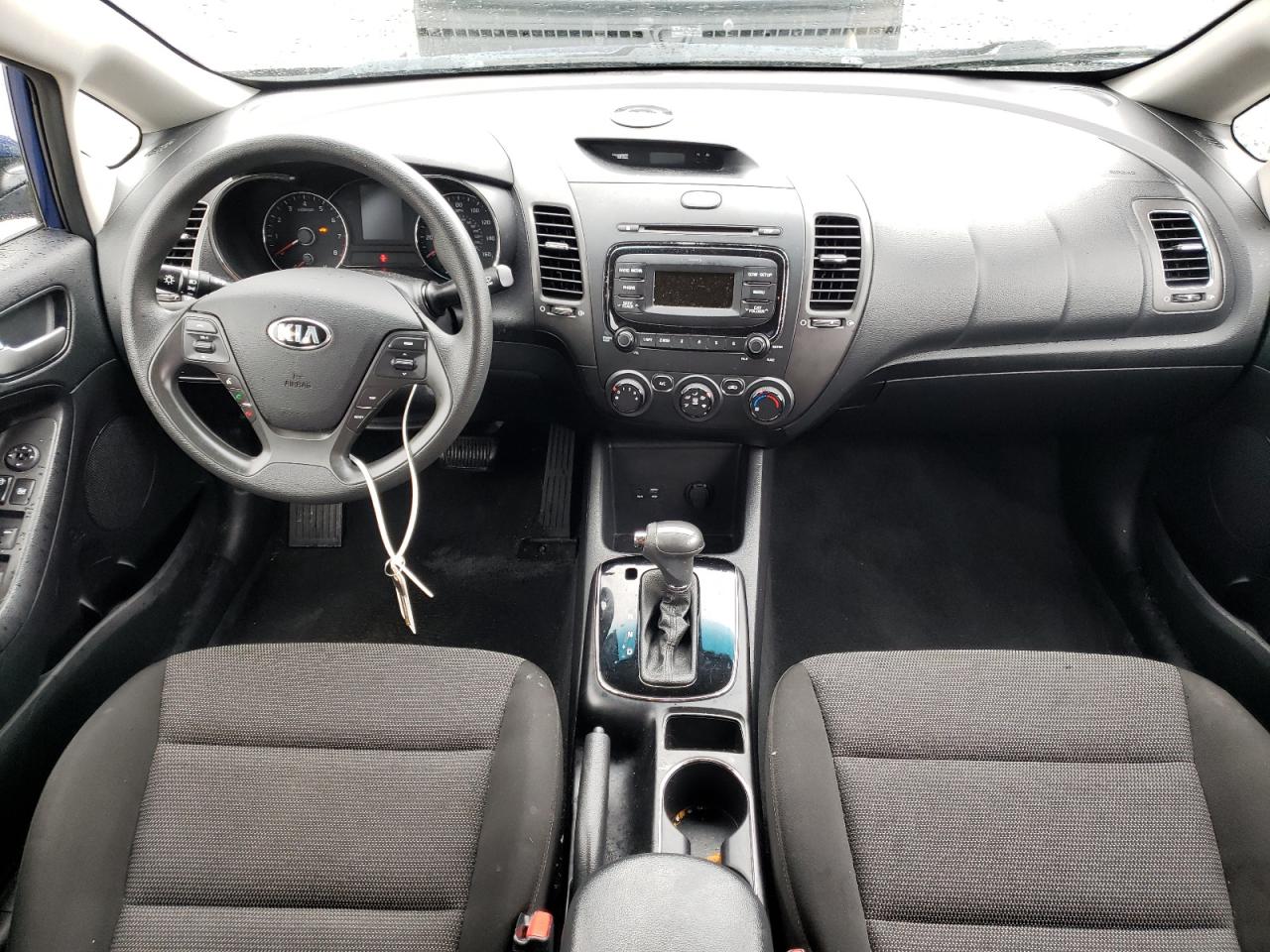 Zdjęcie 9 z aukcji – 2017 KIA FORTE LX z VIN 3KPFK4A74HE065637
