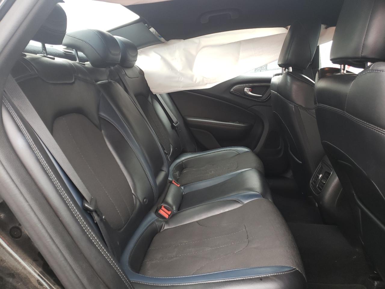 Foto 6 de la subasta – 2015 CHRYSLER 200 S con VIN 1C3CCCBB6FN624406
