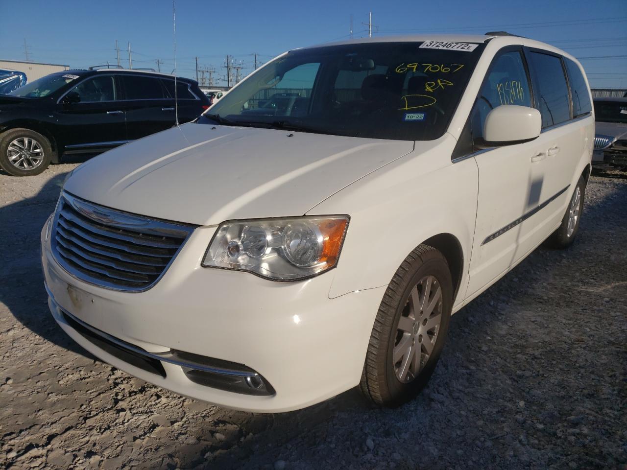 Photo 2 from auction – 2013 CHRYSLER TOWN & COU with VIN 2C4RC1BG4DR697067
