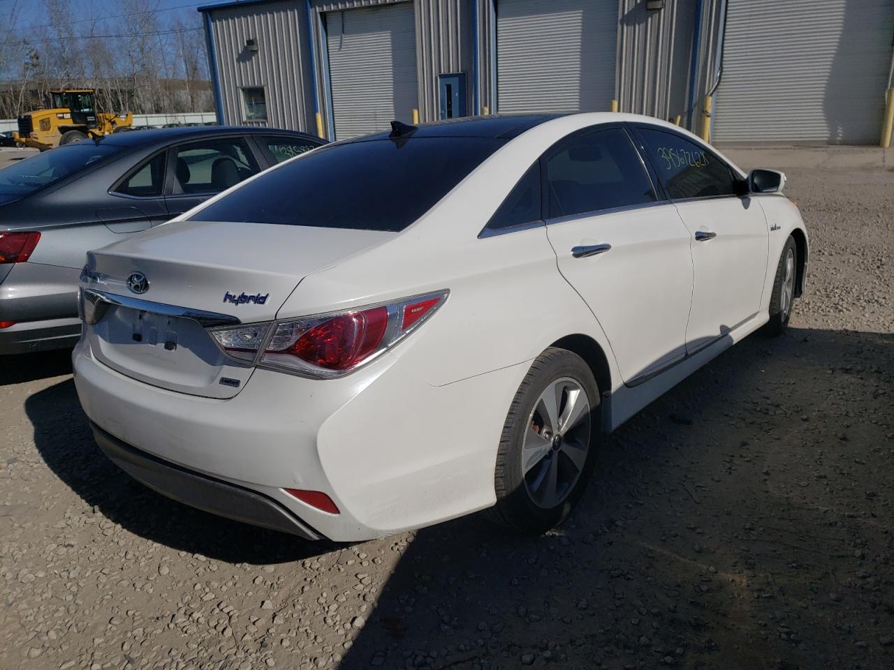 Photo 4 from auction – 2012 HYUNDAI SONATA HYB with VIN KMHEC4A44CA020686