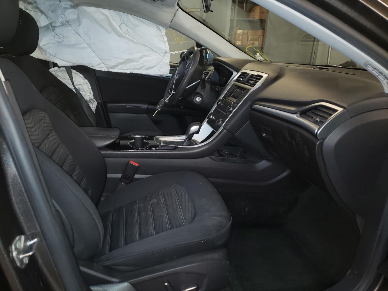 Photo 5 from auction – 2016 FORD FUSION SE with VIN 3FA6P0H77GR276473