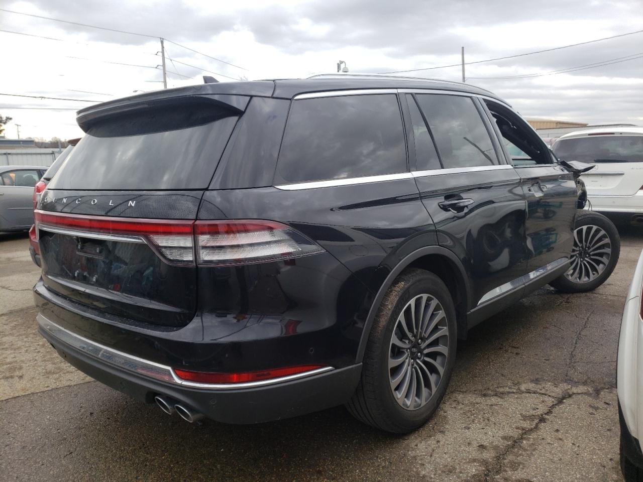 Photo 4 from auction – 2020 LINCOLN AVIATOR RE with VIN 5LM5J7XC3LGL21773