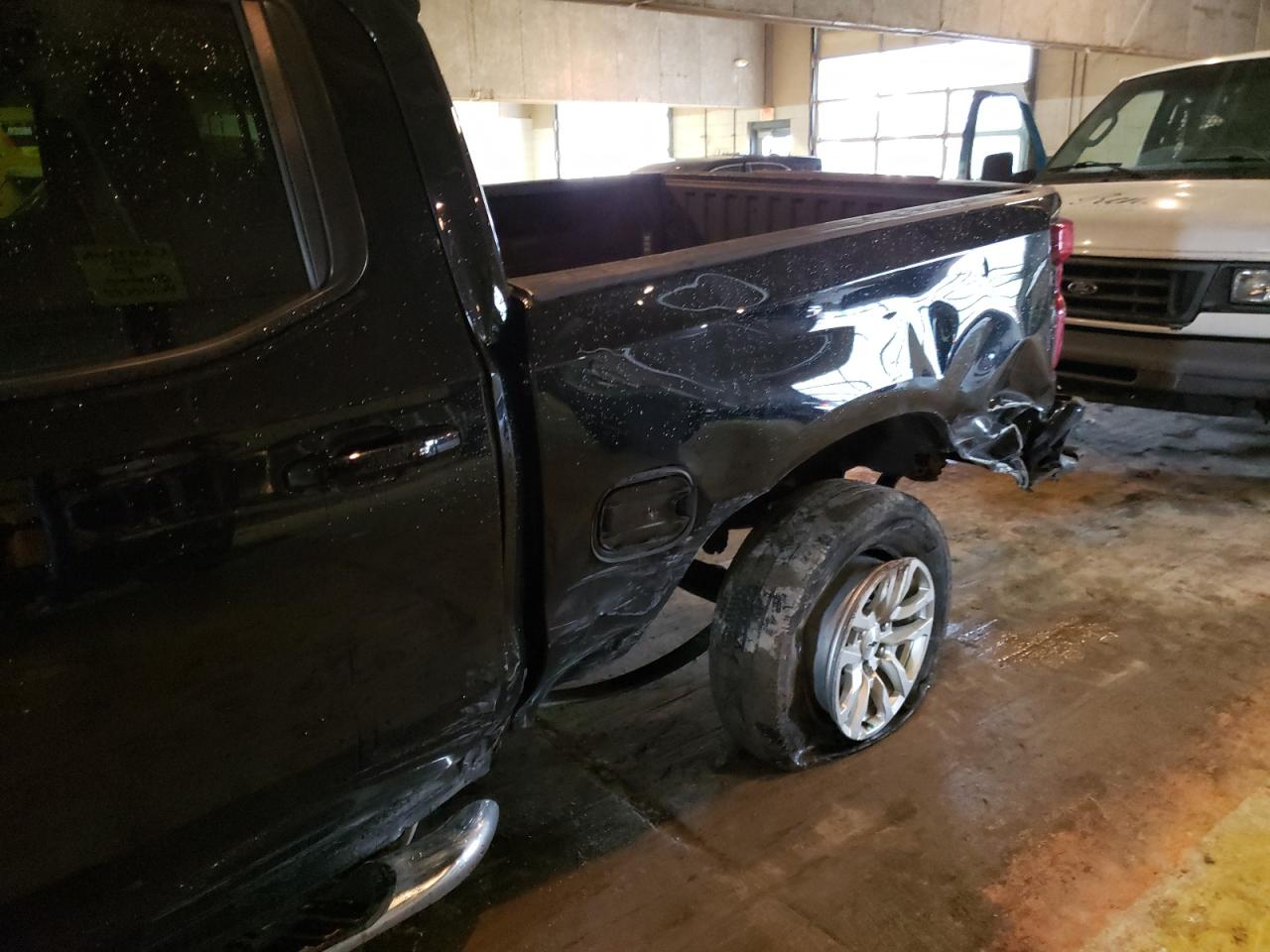 Photo 9 from auction – 2019 CHEVROLET SILVERADO with VIN 3GCUWDED2KG219690
