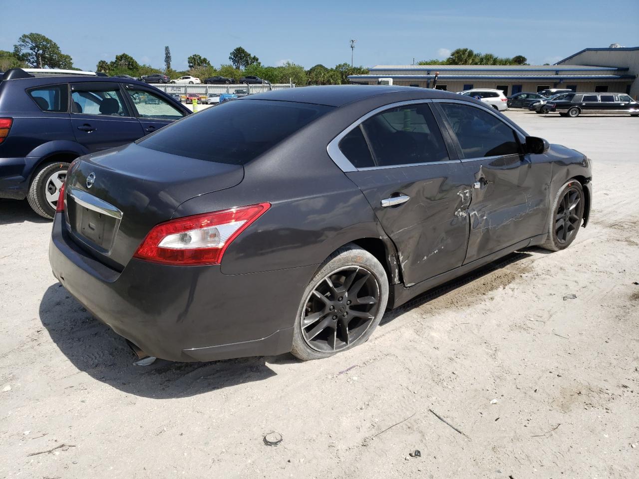 Photo 4 from auction – 2009 NISSAN MAXIMA S with VIN 1N4AA51E69C804667