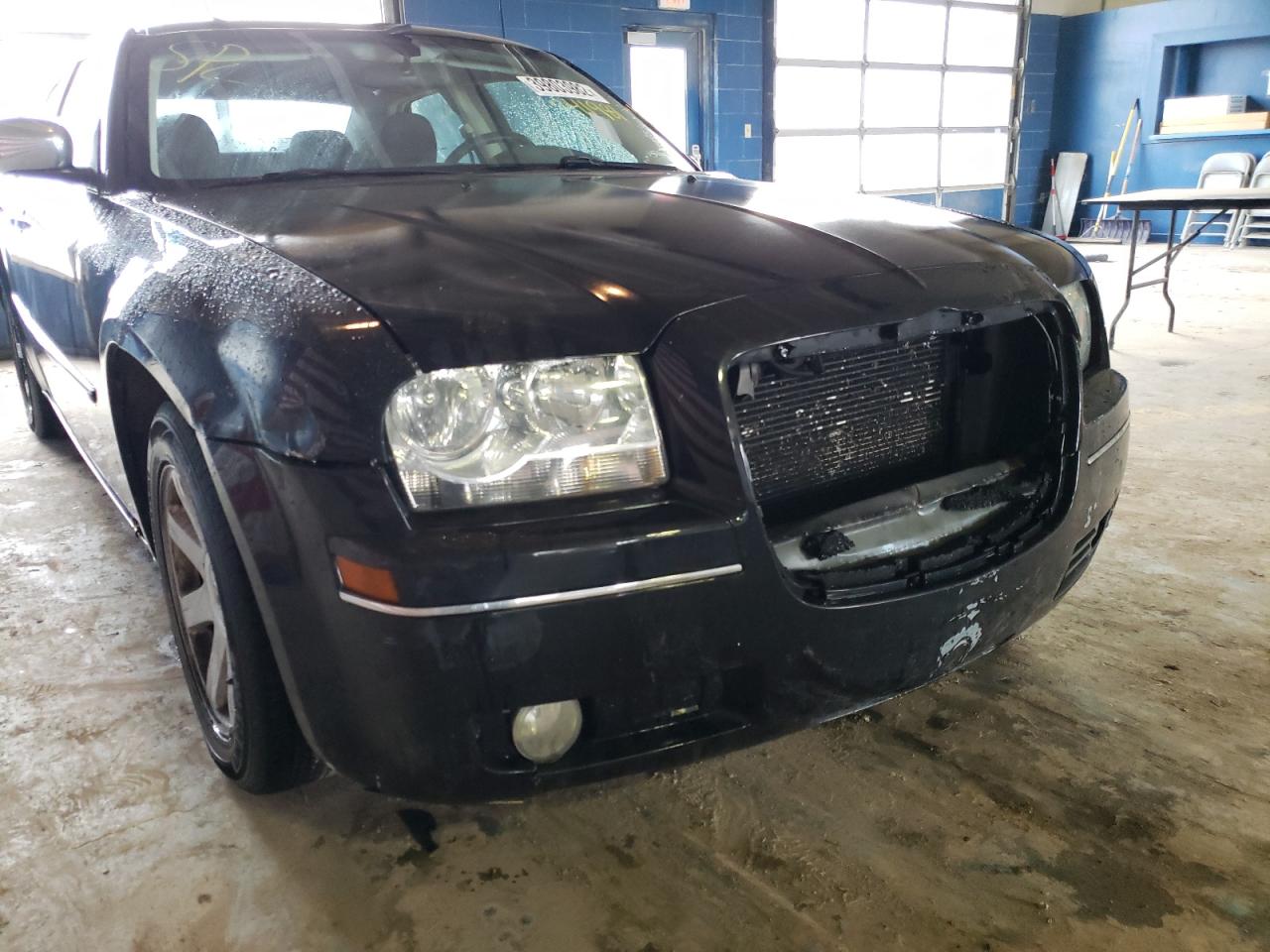 Photo 9 from auction – 2010 CHRYSLER 300 TOURIN with VIN 2C3CA4CD2AH241981