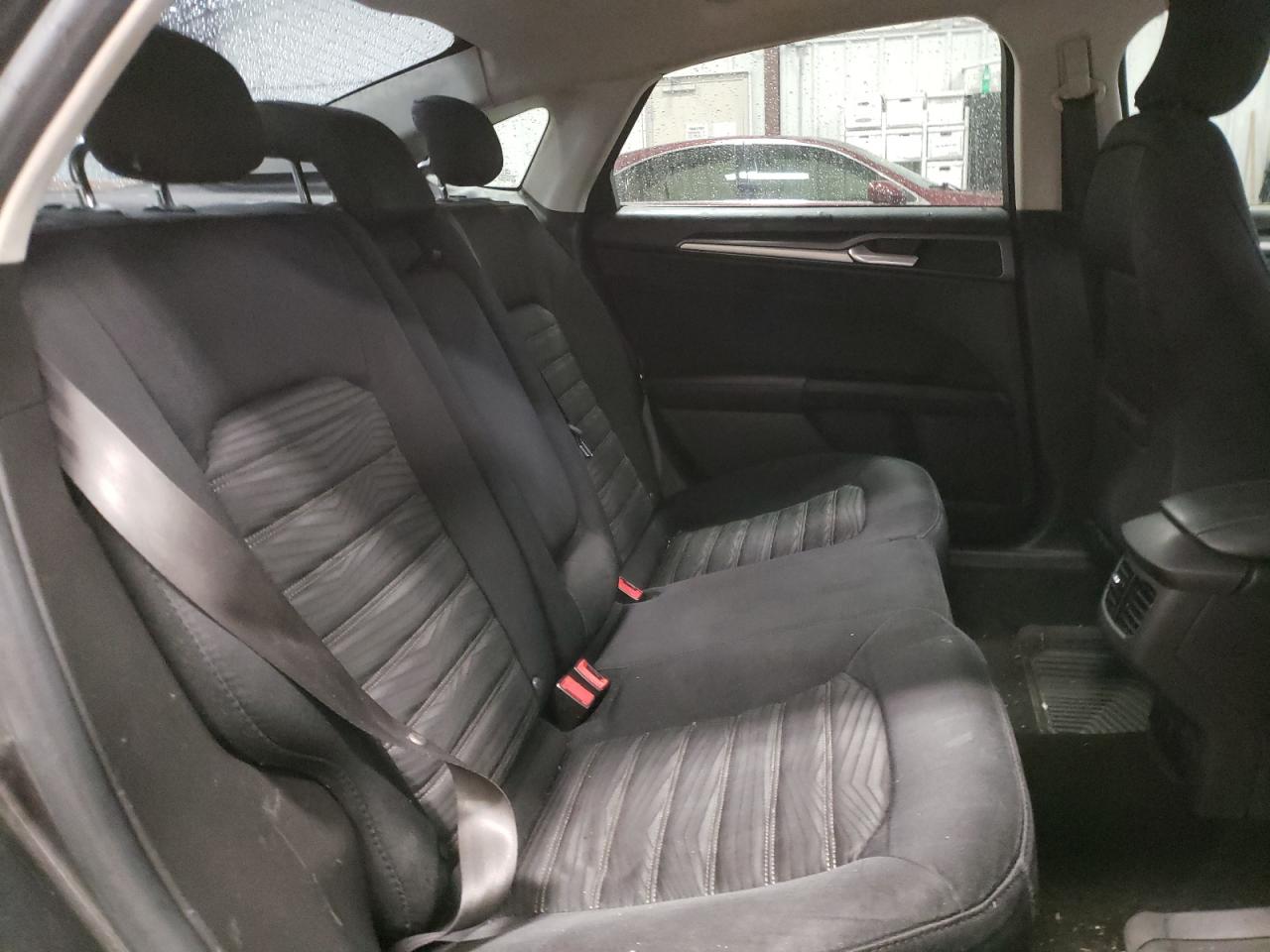 Photo 6 from auction – 2016 FORD FUSION SE with VIN 3FA6P0HD3GR247977