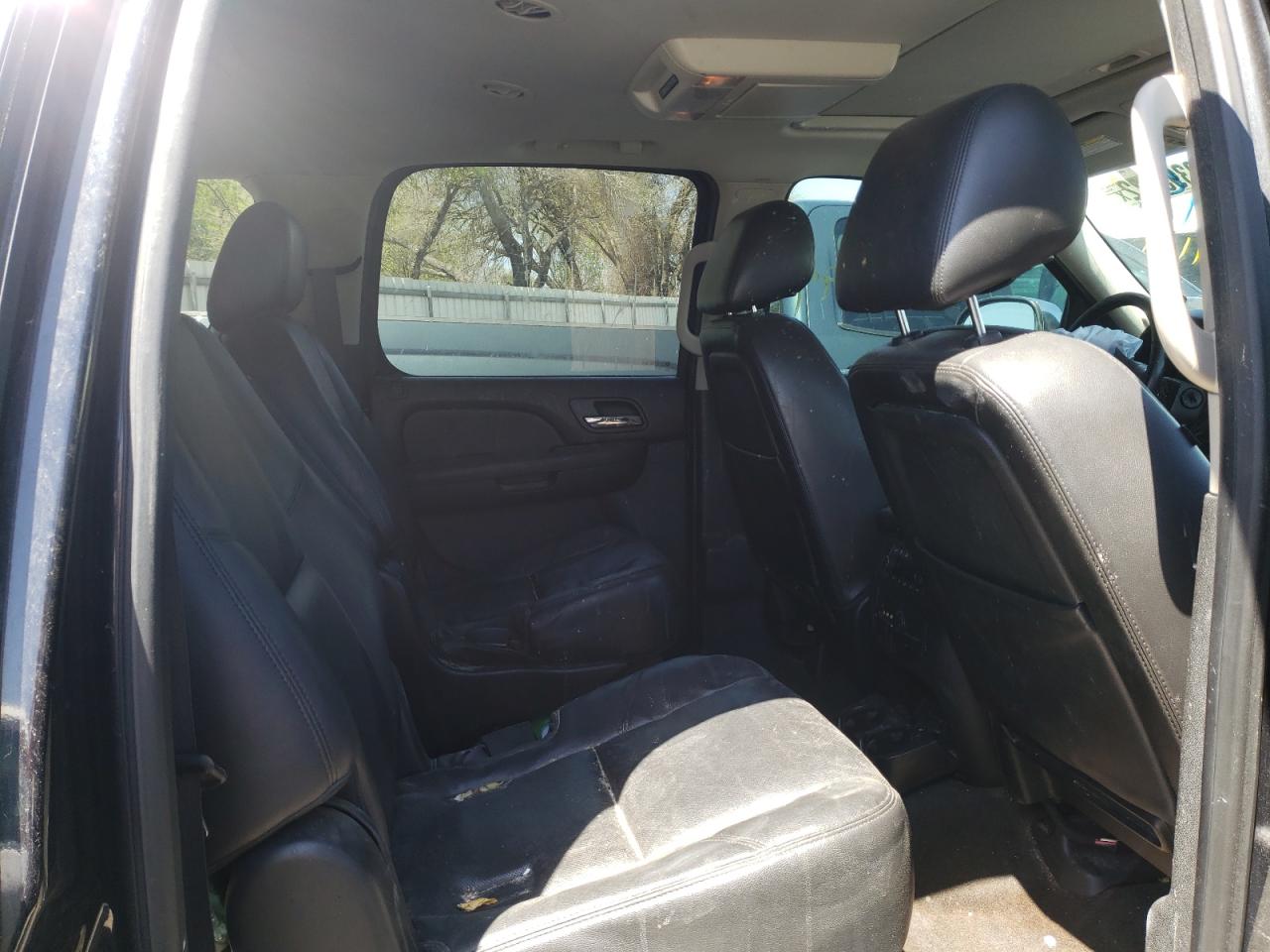 Photo 6 from auction – 2012 CHEVROLET SUBURBAN K with VIN 1GNSKKE75CR313119