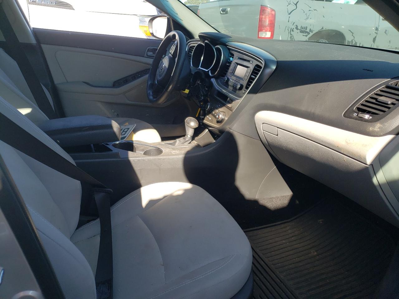 Photo 5 from auction – 2015 KIA OPTIMA LX with VIN 5XXGM4A72FG360643
