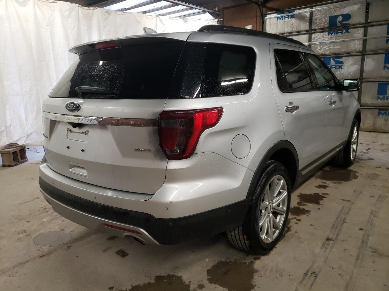 Photo 4 from auction – 2017 FORD EXPLORER L with VIN 1FM5K8F88HGB05072