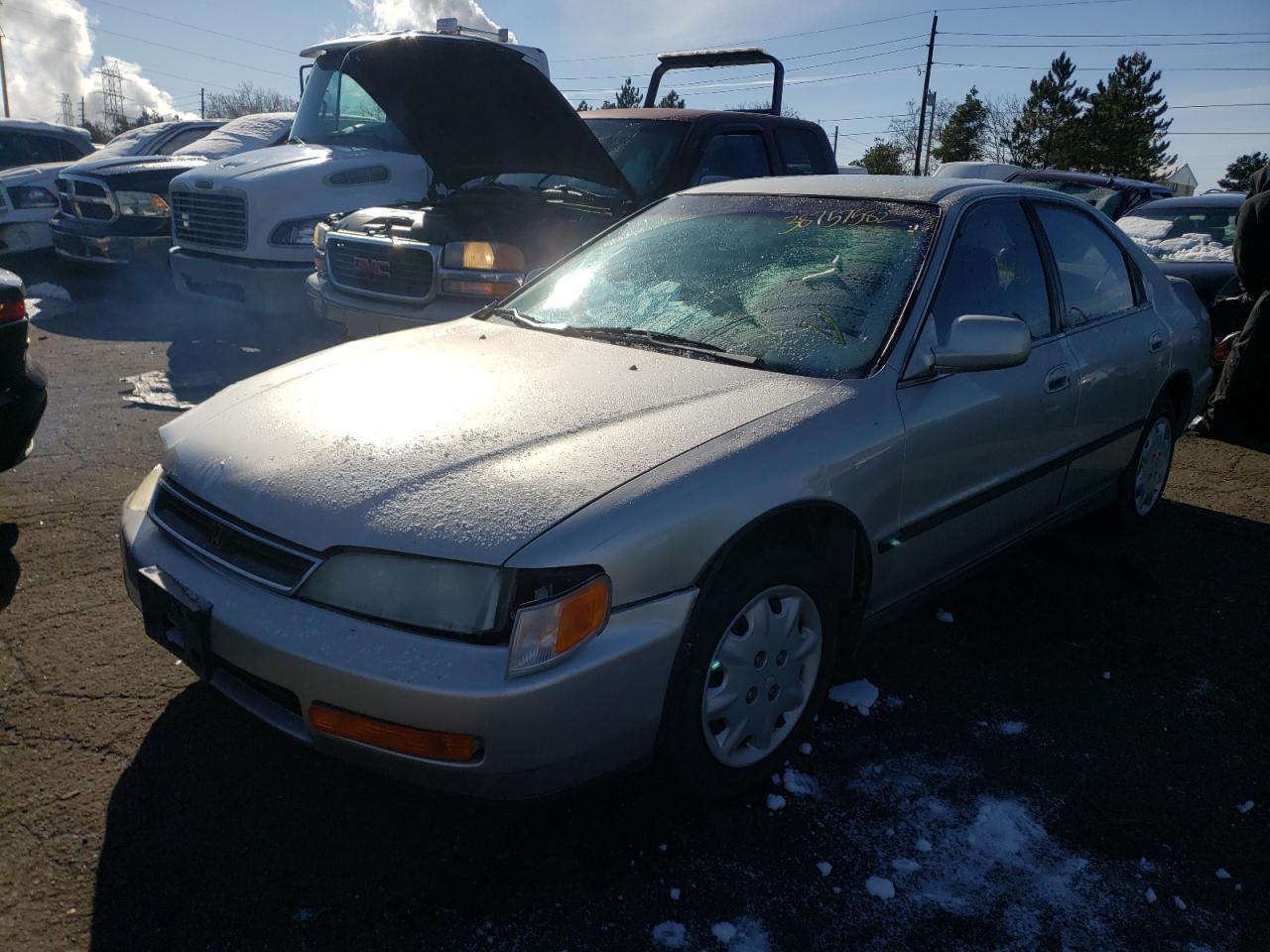 Photo 2 from auction – 1997 HONDA ACCORD LX with VIN 1HGCD5633VA059286
