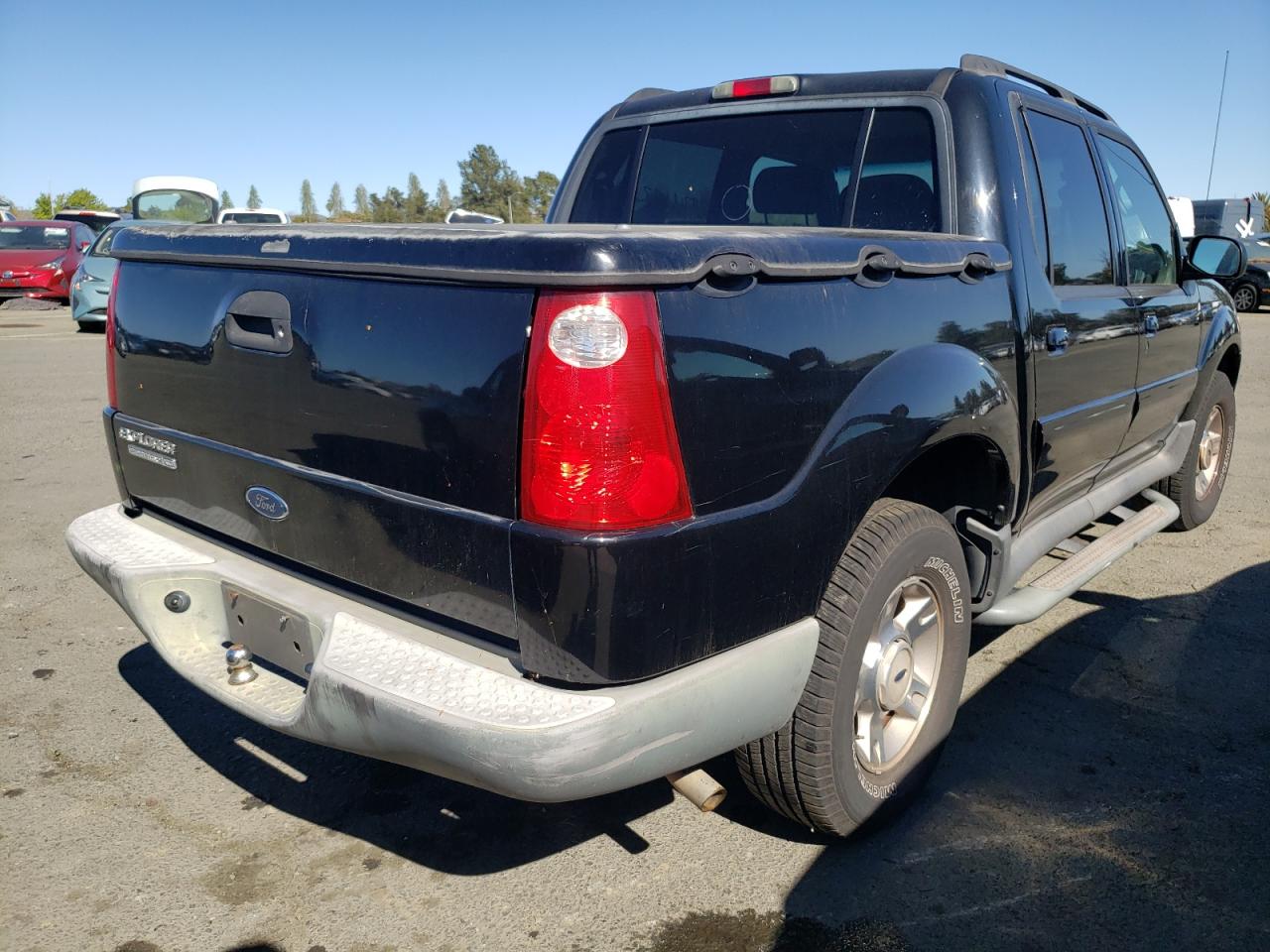 Photo 4 from auction – 2004 FORD EXPLORER with VIN 1FMDU77K64UA76192