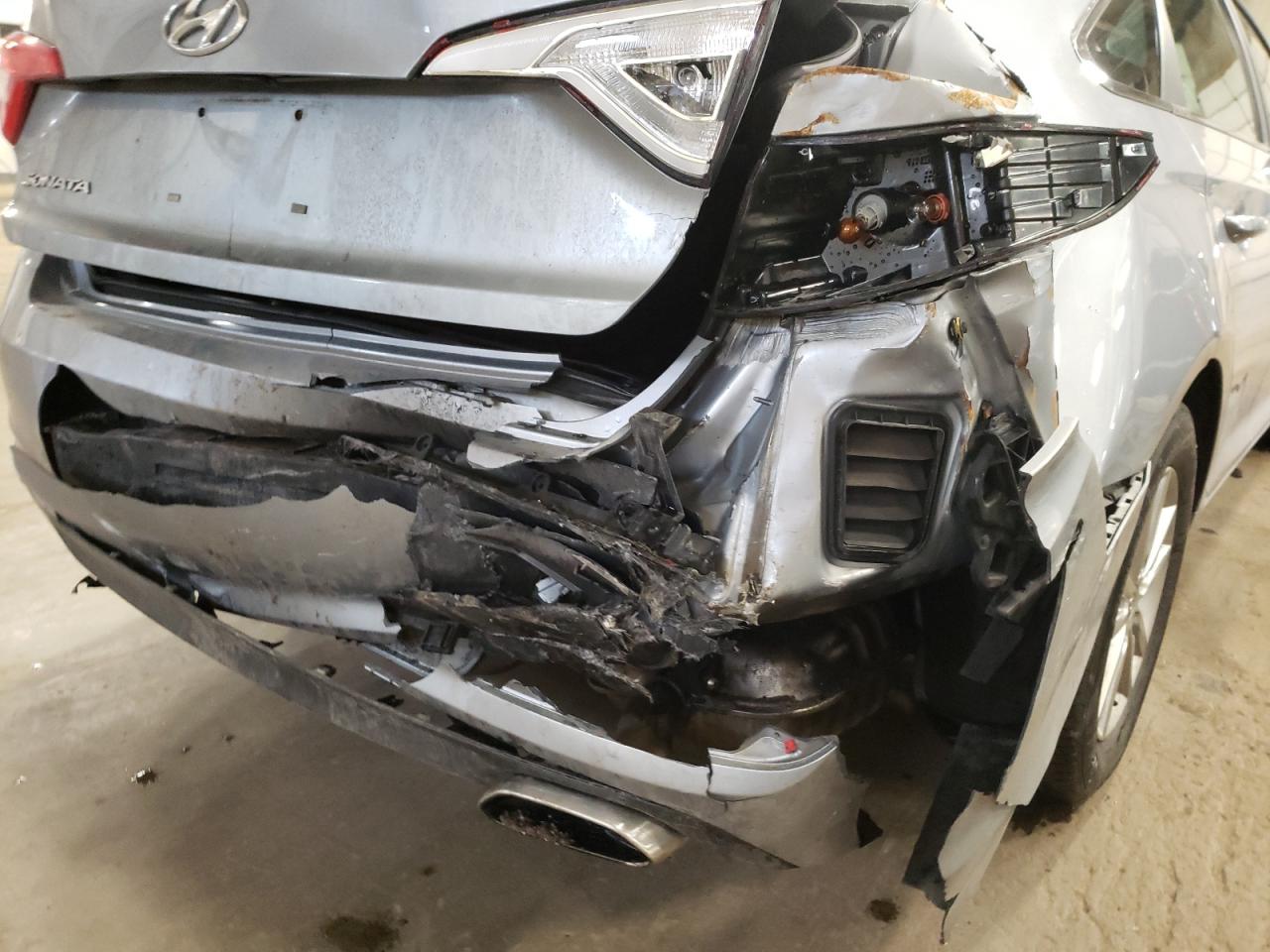 Photo 9 from auction – 2015 HYUNDAI SONATA SE with VIN 5NPE24AF3FH022225