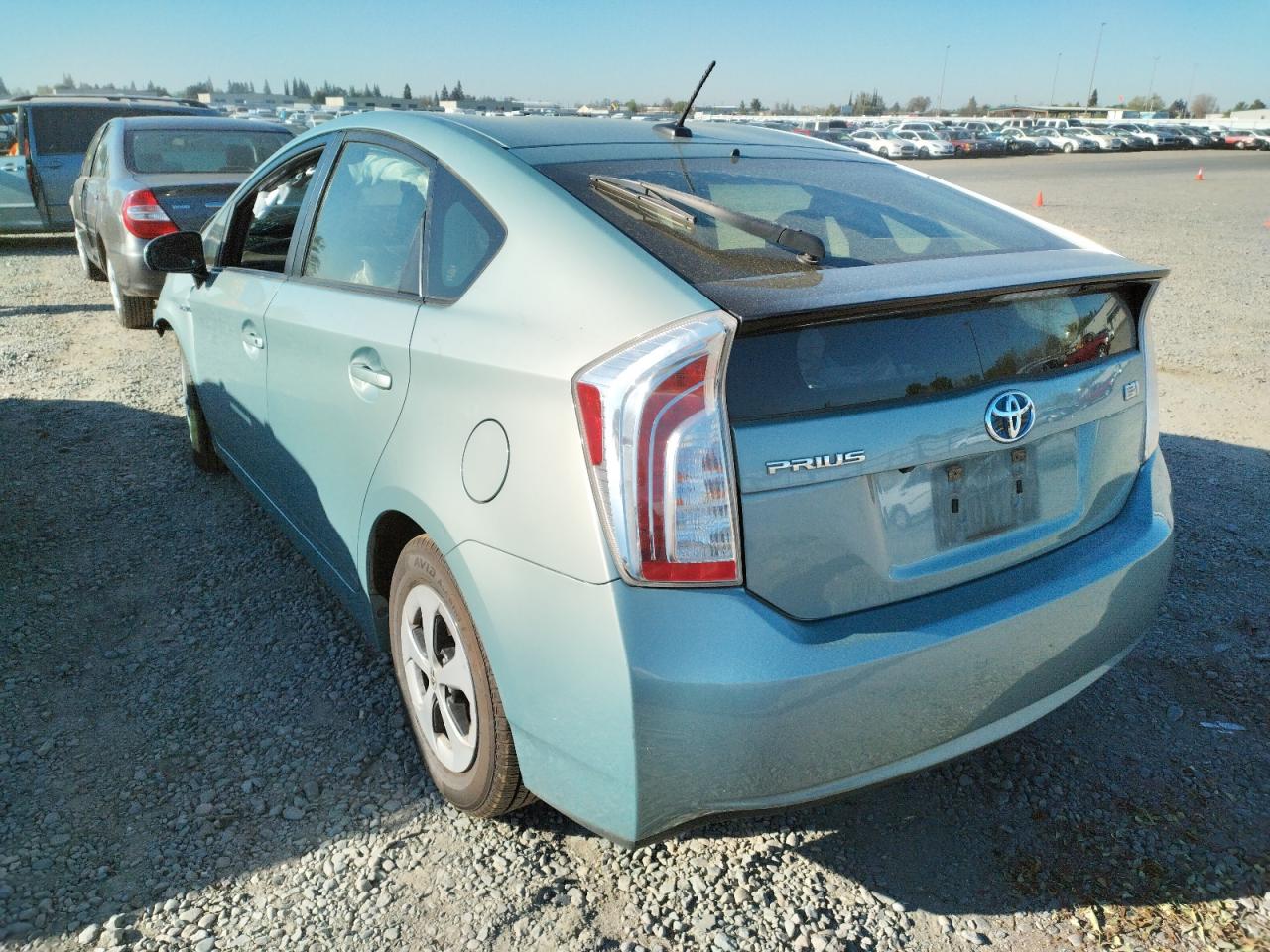Photo 3 from auction – 2014 TOYOTA PRIUS with VIN JTDKN3DU6E1761626