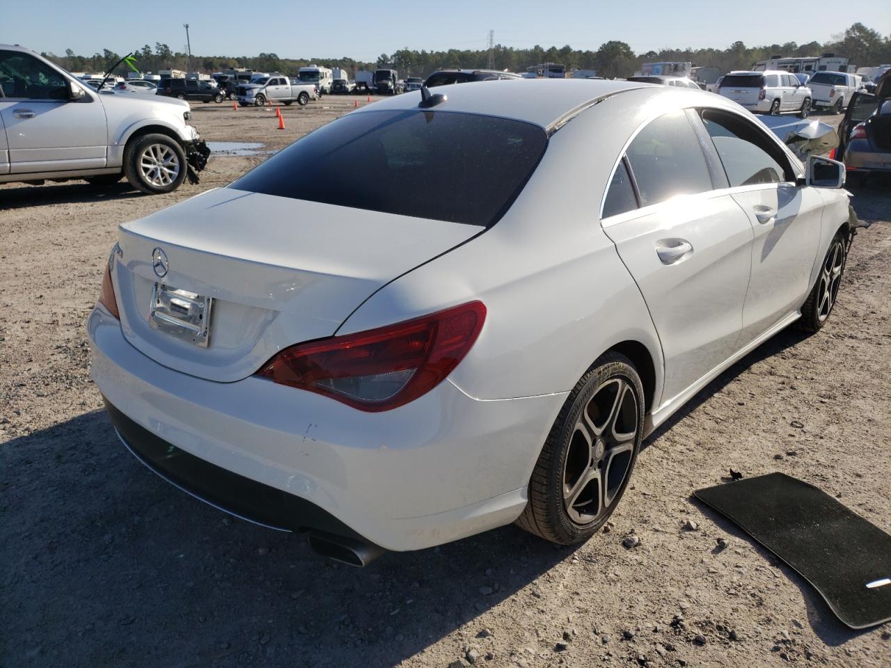 Photo 4 from auction – 2014 MERCEDES-BENZ CLA 250 with VIN WDDSJ4EB7EN048053