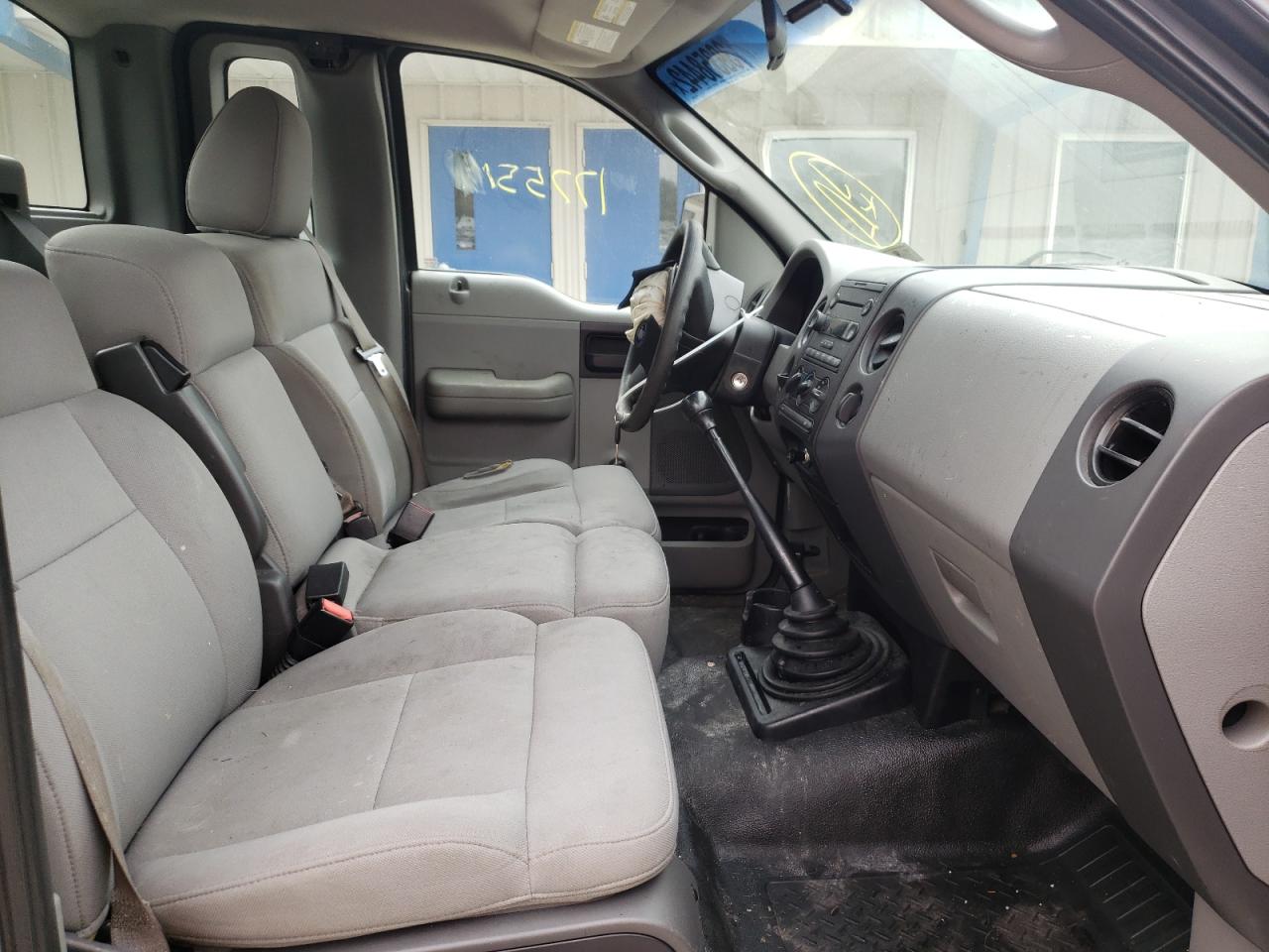 Photo 5 from auction – 2005 FORD F150 with VIN 1FTRF12245NC00884