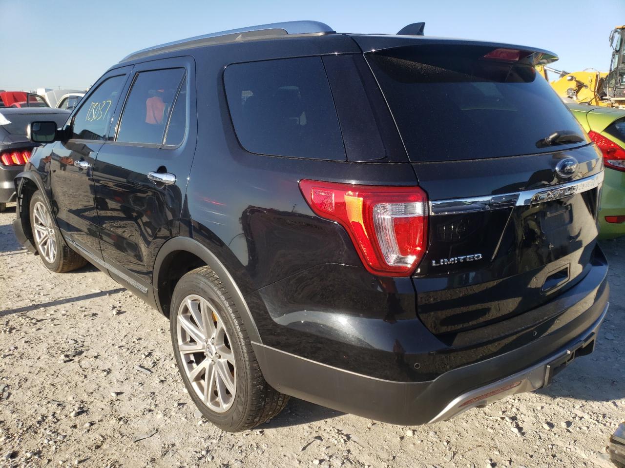 Foto 3 de la subasta – 2017 FORD EXPLORER L con VIN 1FM5K8F85HGC35987