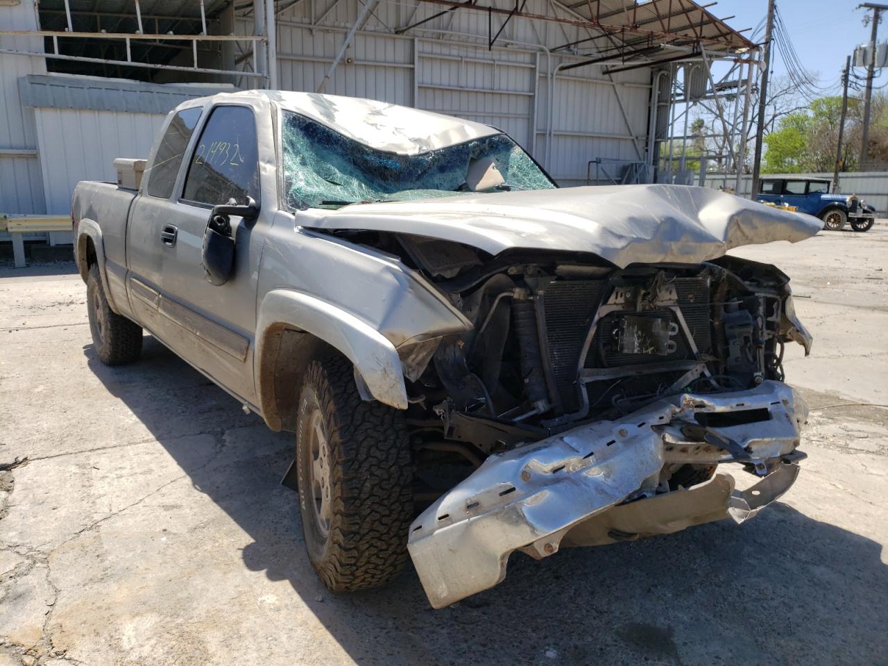 CHEVROLET SILVERADO 2003 with VIN 1GCEK19T83E126052 - Photo from auction