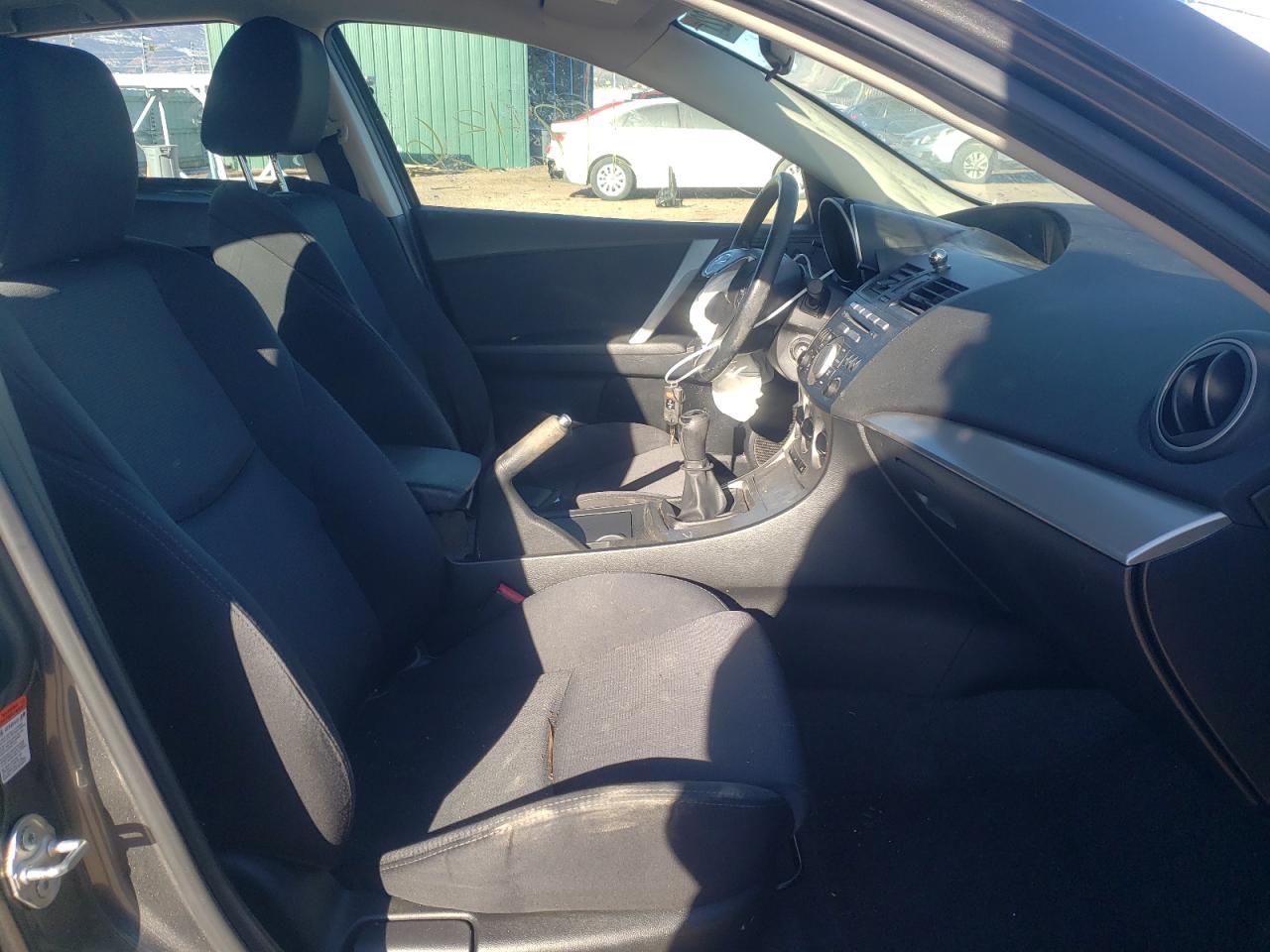 Photo 5 from auction – 2011 MAZDA 3 S with VIN JM1BL1K56B1446357