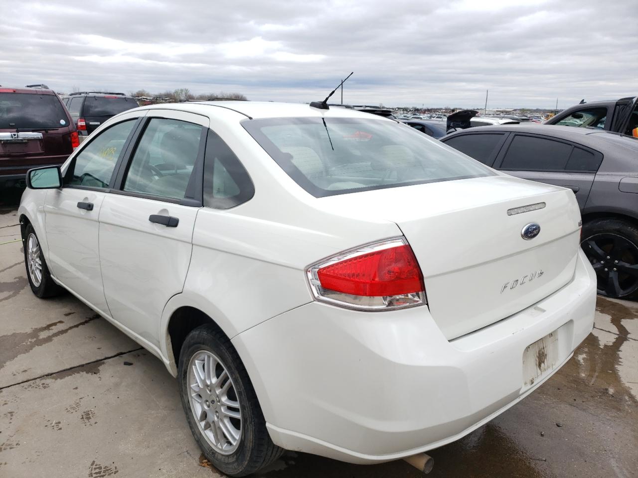 Photo 3 from auction – 2010 FORD FOCUS SE with VIN 1FAHP3FN5AW123509
