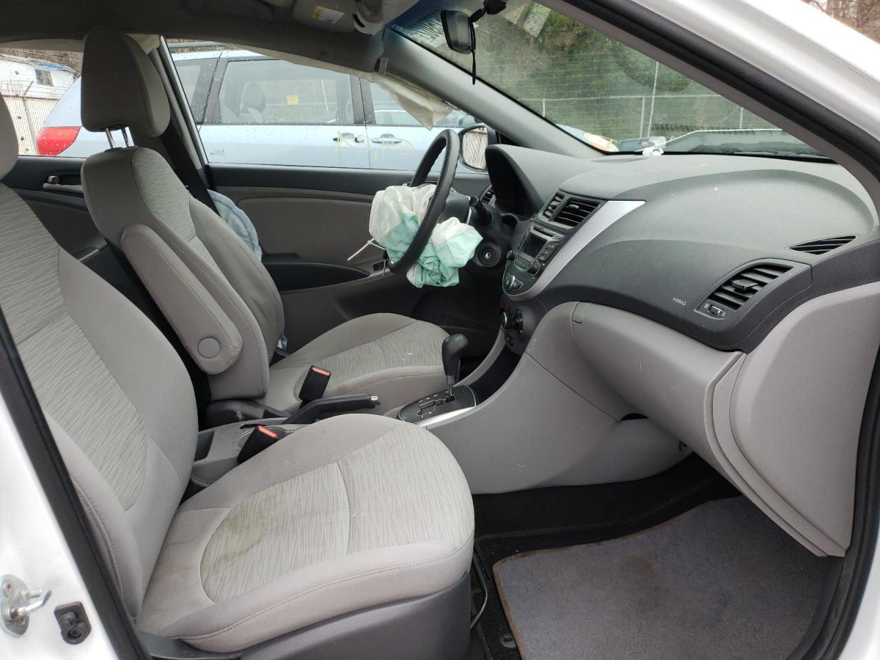 Photo 5 from auction – 2016 HYUNDAI ACCENT SE with VIN KMHCT4AE8GU133660