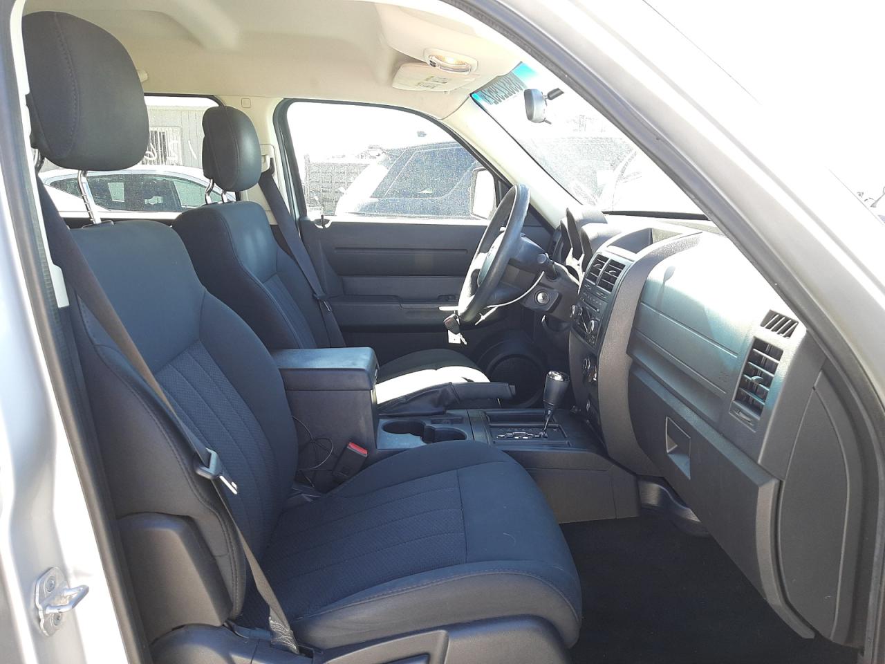 Photo 5 from auction – 2011 DODGE NITRO HEAT with VIN 1D4PT4GKXBW563807