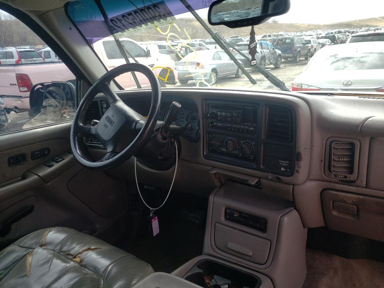 Photo 9 from auction – 2001 GMC NEW SIERRA with VIN 2GTEK19T011366095