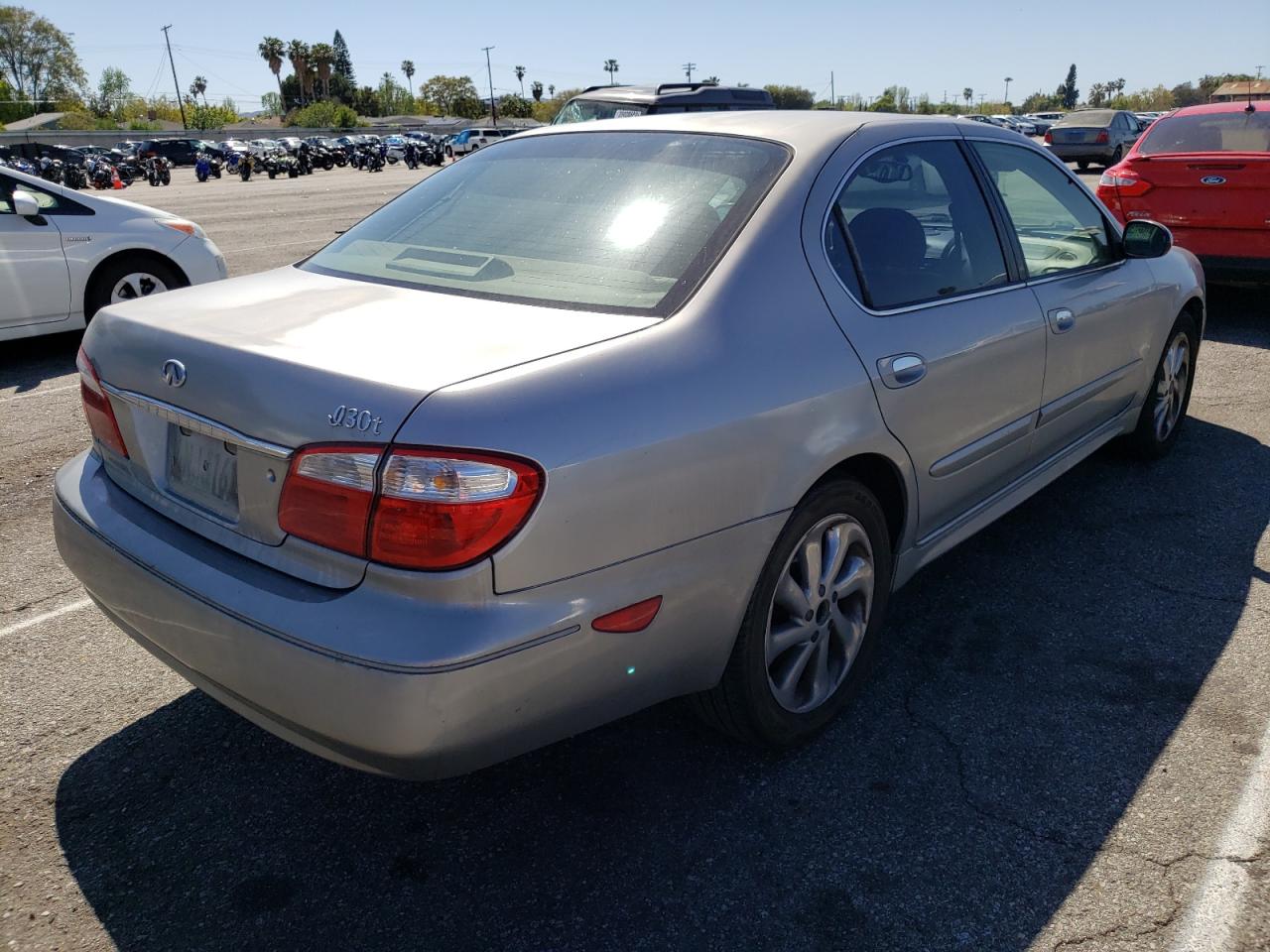 Photo 4 from auction – 2001 INFINITI I30 with VIN JNKCA31A11T002129