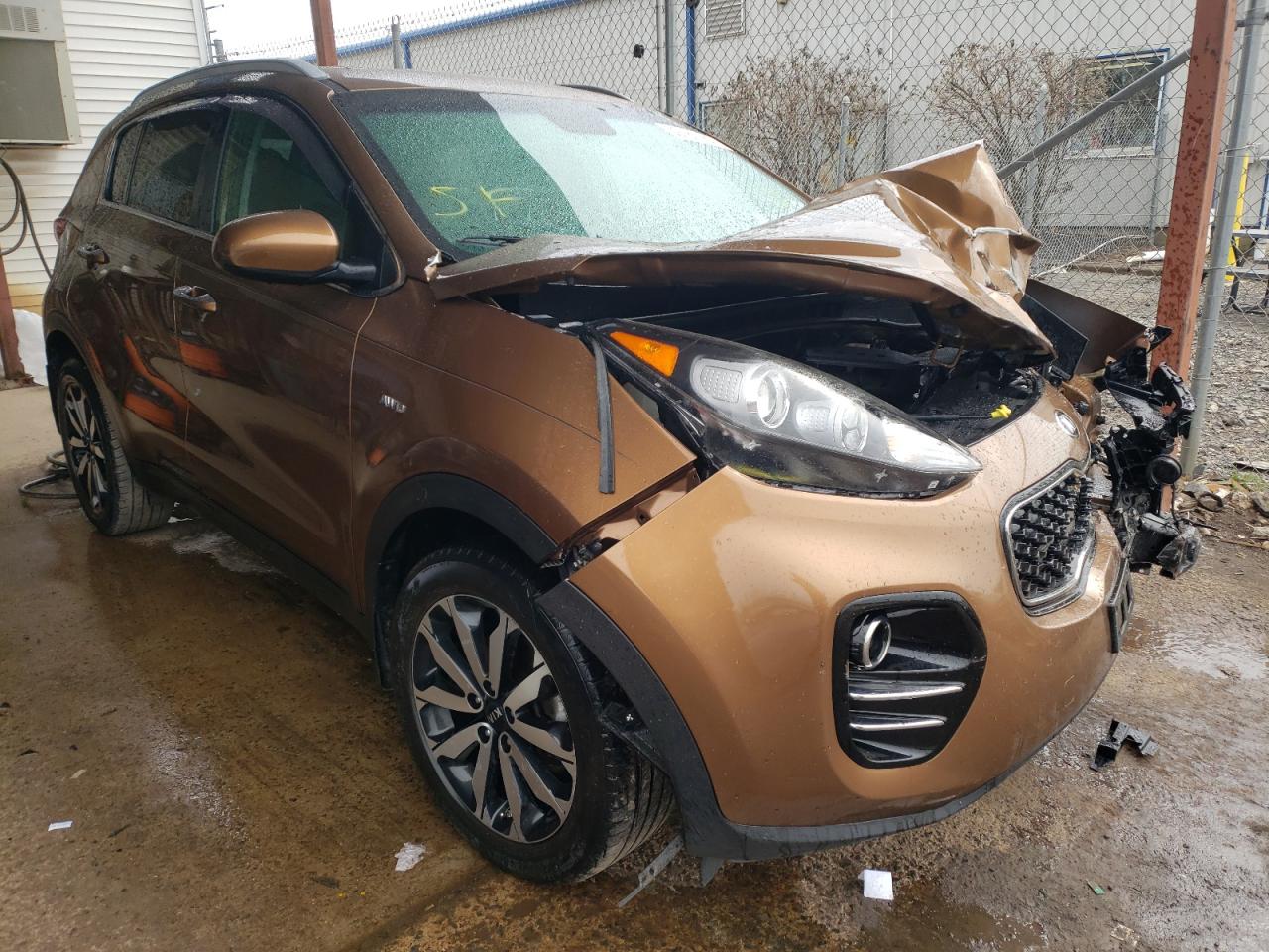 KIA SPORTAGE E 2017 with VIN KNDPNCAC9H7037657 - Photo from auction