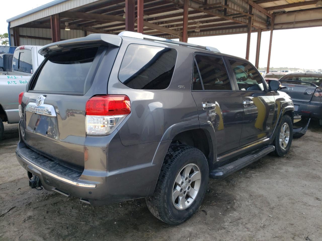 Photo 4 from auction – 2013 TOYOTA 4RUNNER SR with VIN JTEZU5JR5D5056512