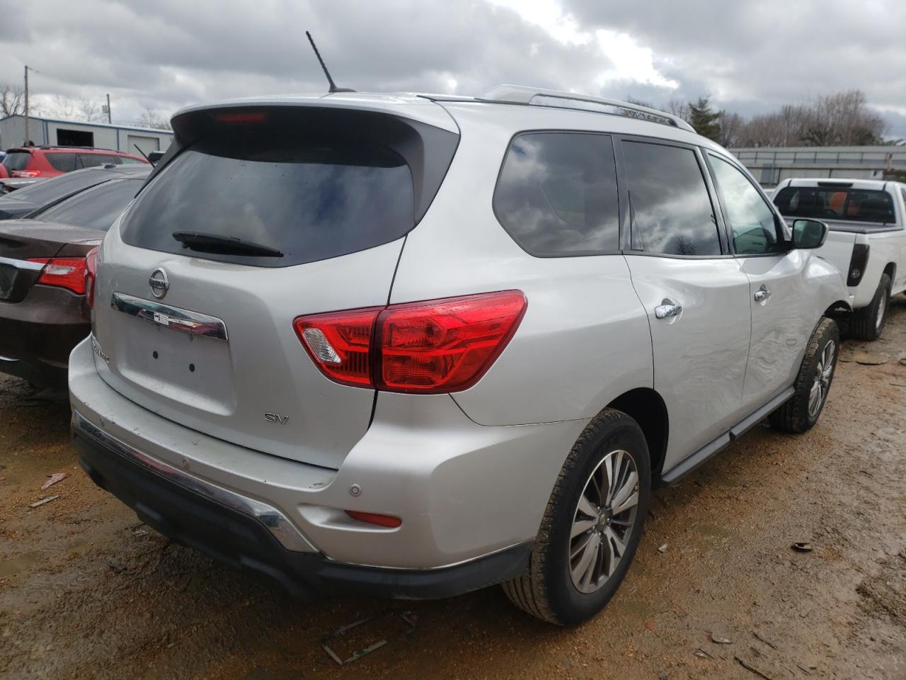 Photo 4 from auction – 2018 NISSAN PATHFINDER with VIN 5N1DR2MN9JC668285
