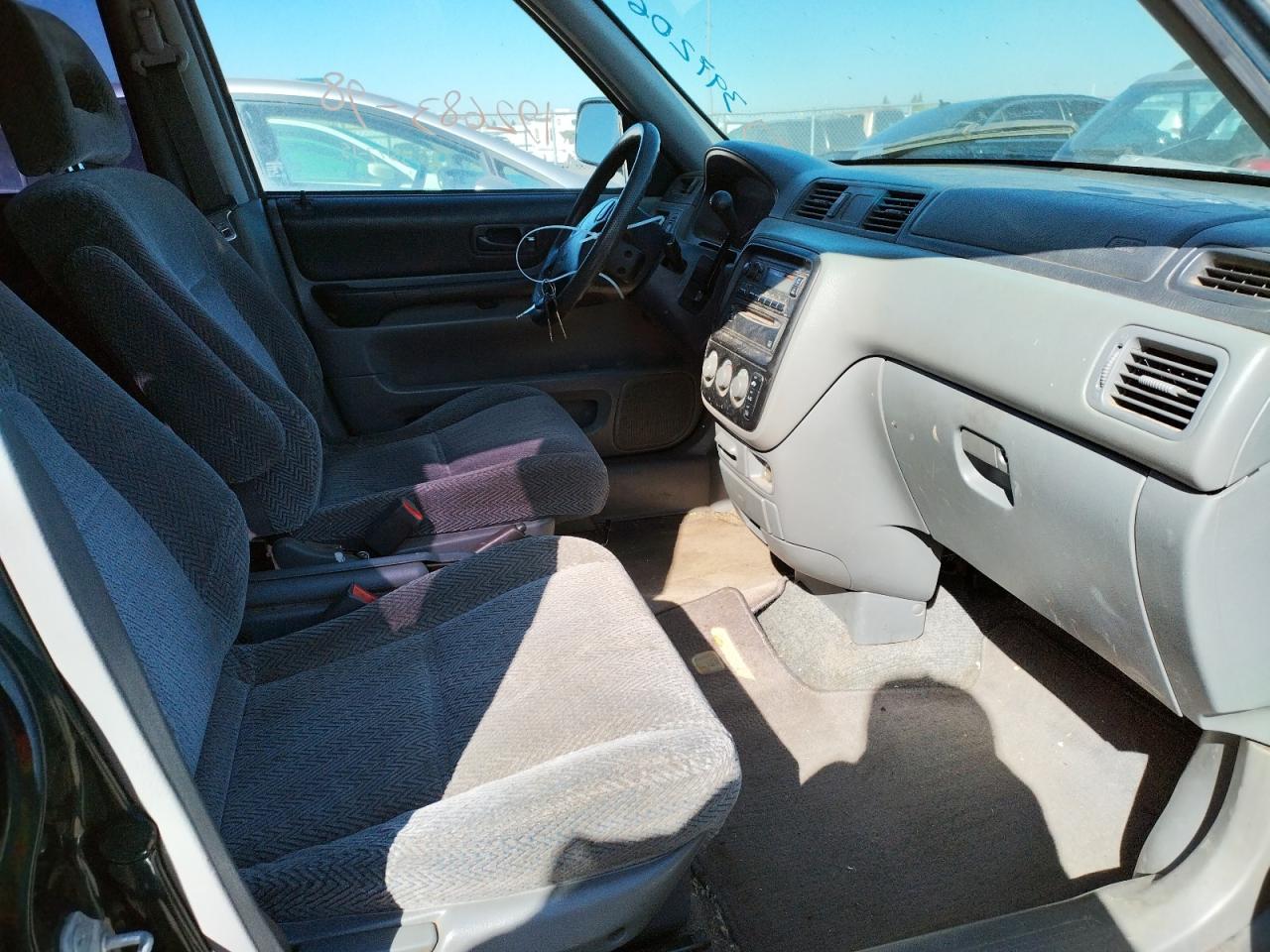 Photo 5 from auction – 1998 HONDA CR-V EX with VIN JHLRD1863WC083766