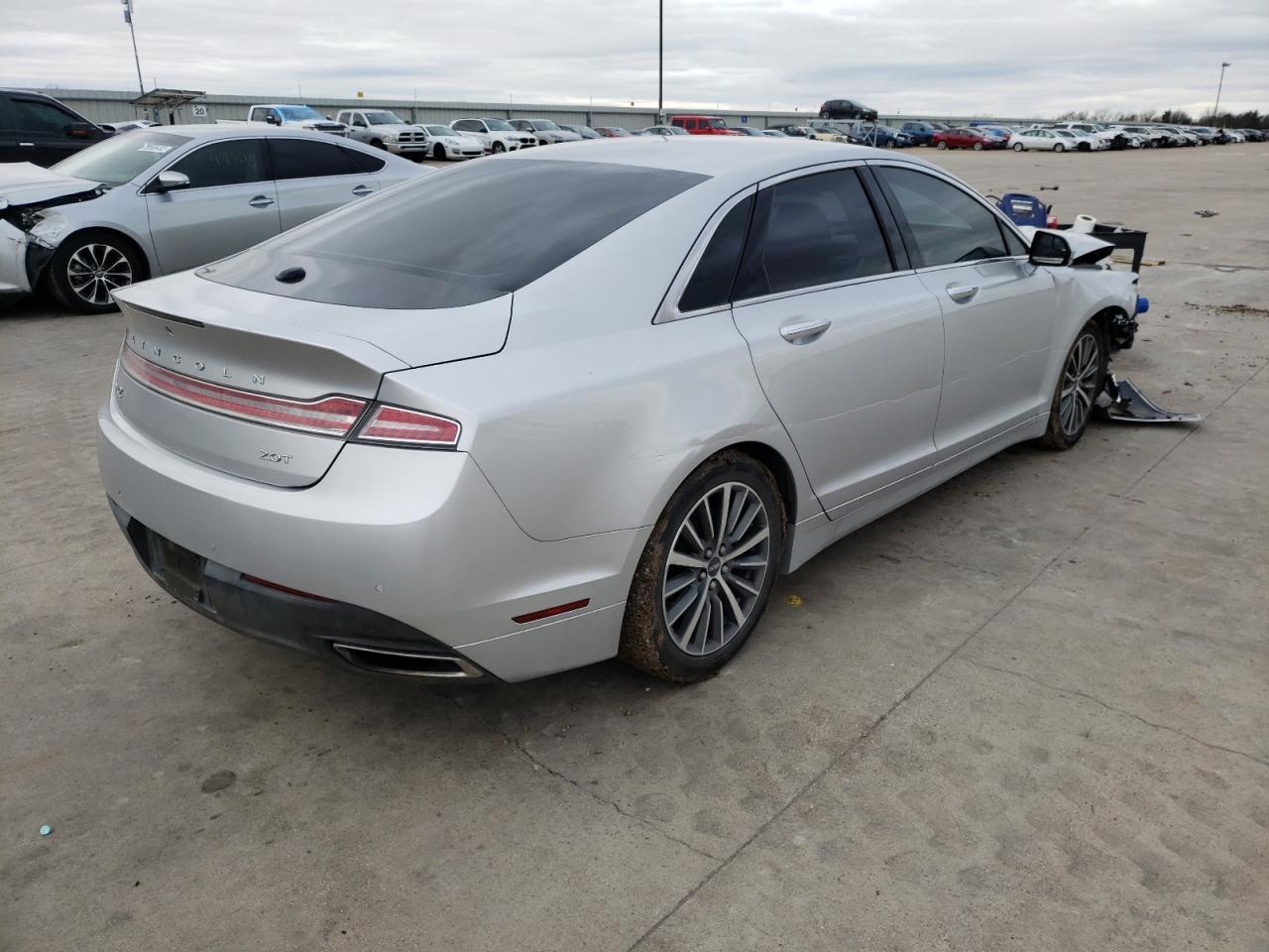 Photo 4 from auction – 2017 LINCOLN MKZ PREMIE with VIN 3LN6L5A96HR648476