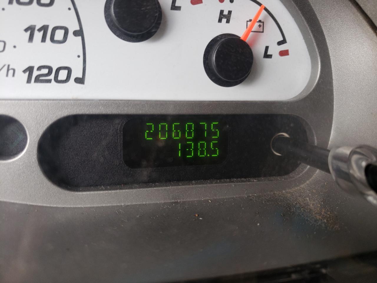 Photo 8 from auction – 2005 FORD EXPLORER S with VIN 1FMZU67K65UA71561
