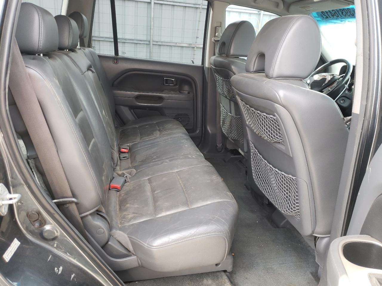 Photo 6 from auction – 2006 HONDA PILOT EX with VIN 2HKYF18606H531565
