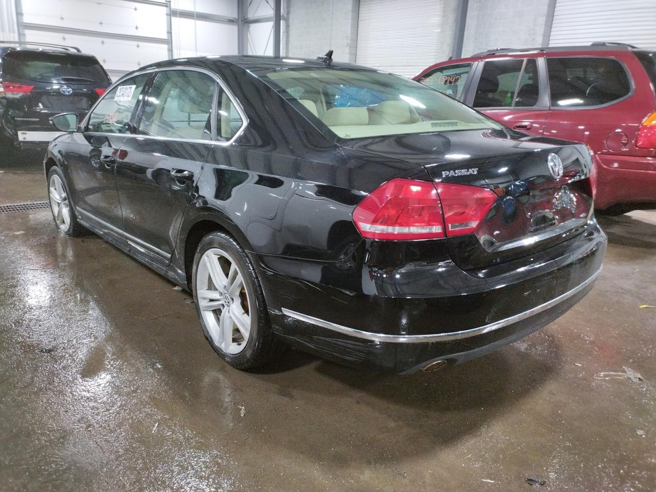 Photo 3 from auction – 2012 VOLKSWAGEN PASSAT SEL with VIN 1VWCN7A38CC037734