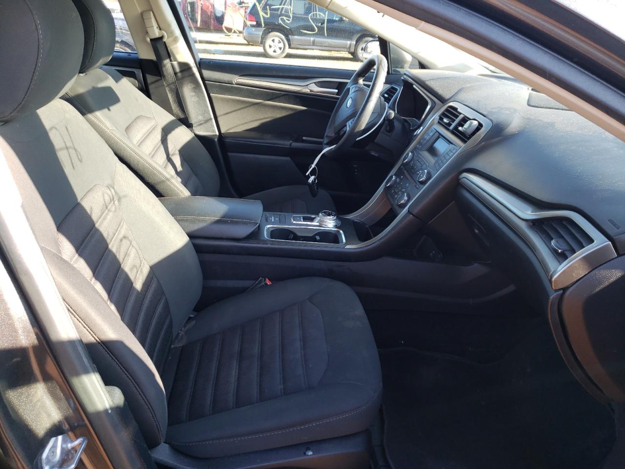 Photo 5 from auction – 2017 FORD FUSION SE with VIN 3FA6P0LU0HR230076