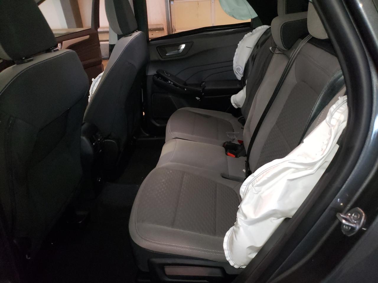 Photo 6 from auction – 2021 FORD ESCAPE SE with VIN 1FMCU9BZXMUB13496