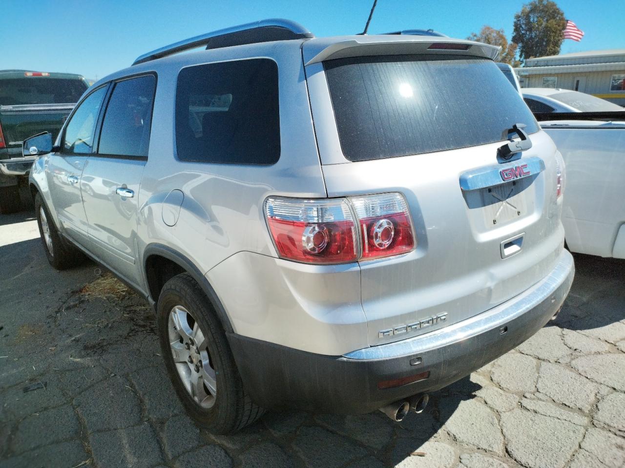 Photo 3 from auction – 2008 GMC ACADIA SLE with VIN 1GKER13758J134765