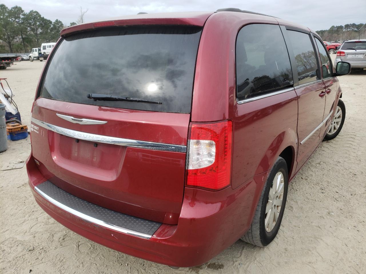 Photo 4 from auction – 2016 CHRYSLER TOWN & COU with VIN 2C4RC1BG2GR231769
