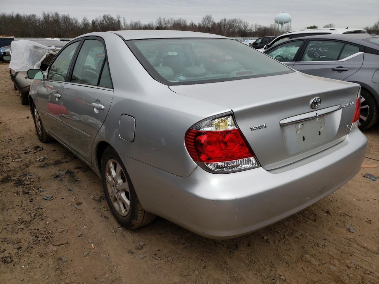 Photo 3 from auction – 2005 TOYOTA CAMRY LE with VIN 4T1BF30K05U087324