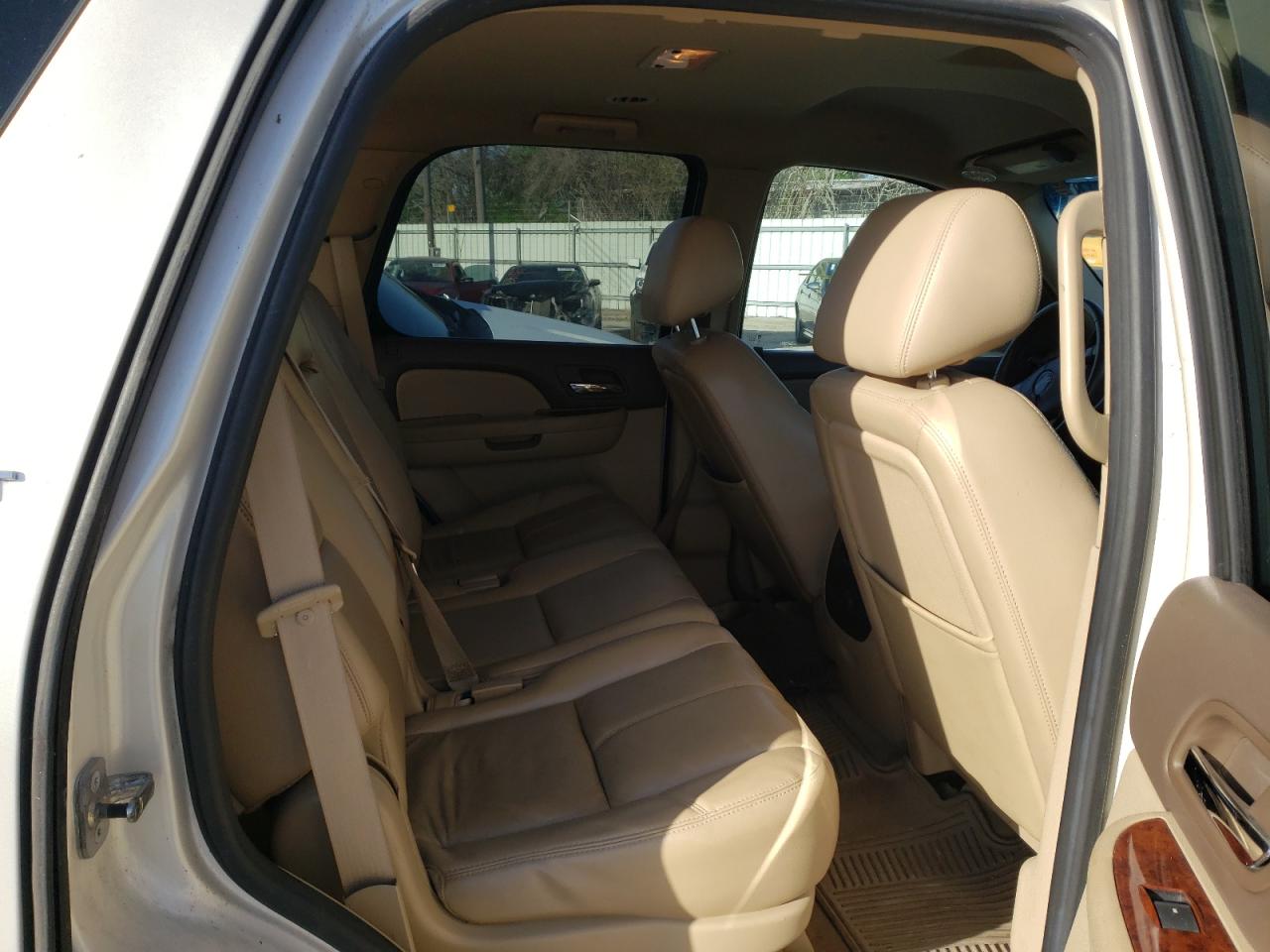 Photo 6 from auction – 2011 GMC YUKON SLT with VIN 1GKS2CE05BR338381