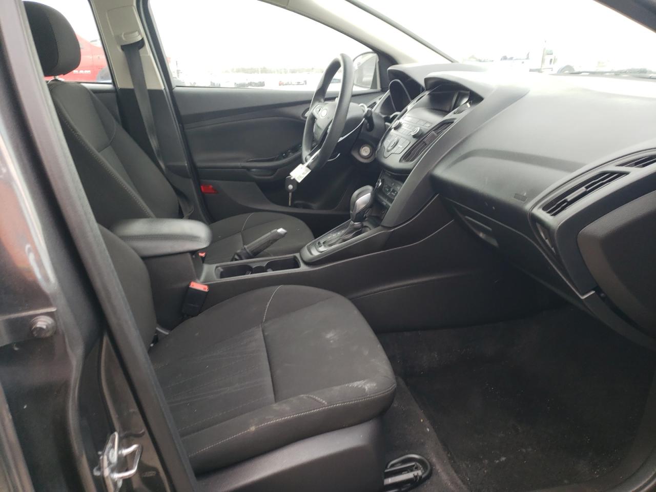 Photo 5 from auction – 2018 FORD FOCUS SE with VIN 1FADP3F23JL208936