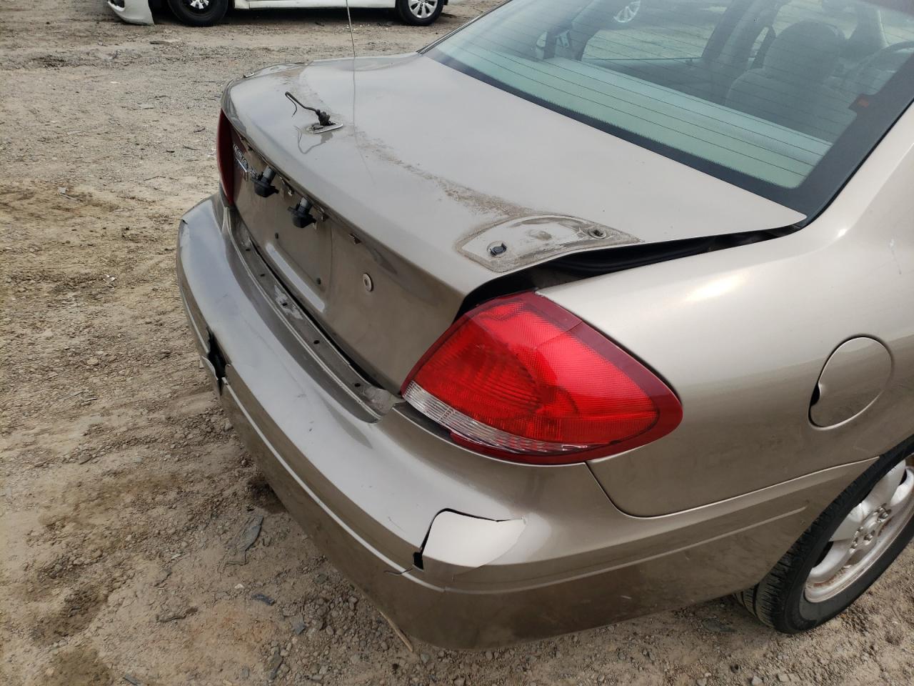 Photo 9 from auction – 2004 FORD TAURUS LX with VIN 1FAFP52U04A107462