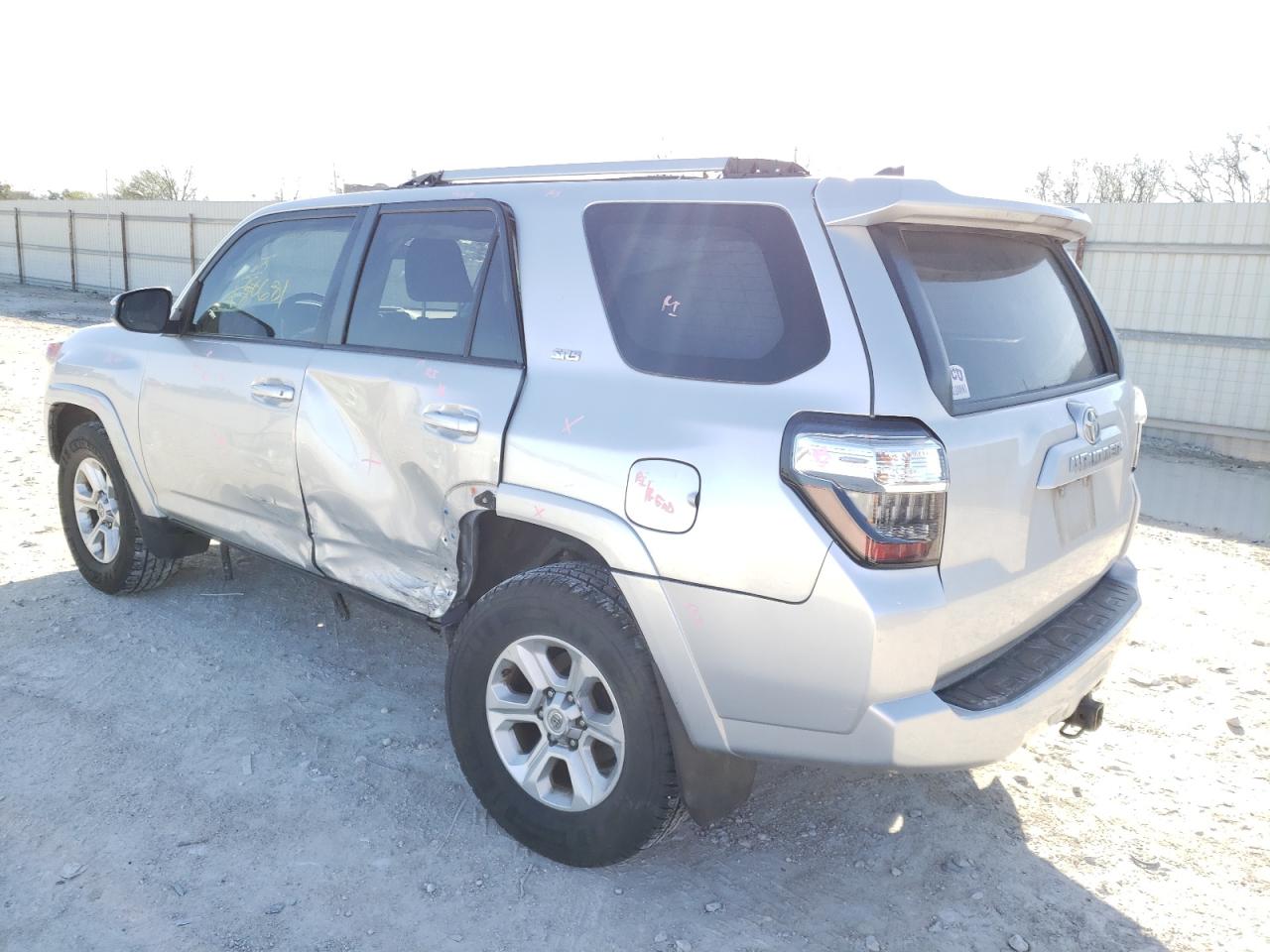 Photo 3 from auction – 2016 TOYOTA 4RUNNER SR with VIN JTEZU5JR8G5129165