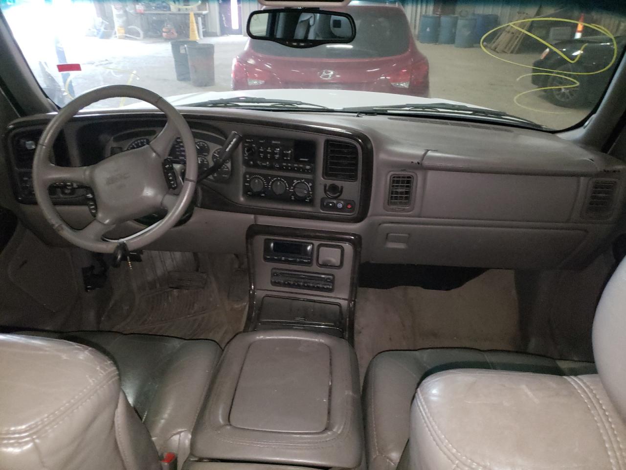 Photo 9 from auction – 2002 GMC DENALI with VIN 1GKEK63U42J237061