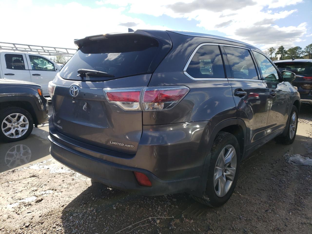 Photo 4 from auction – 2015 TOYOTA HIGHLANDER with VIN 5TDDKRFH1FS108842