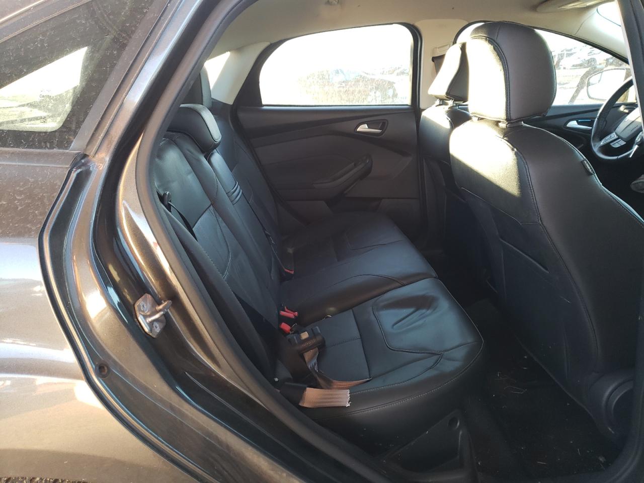 Photo 6 from auction – 2015 FORD FOCUS SE with VIN 1FADP3F26FL323733