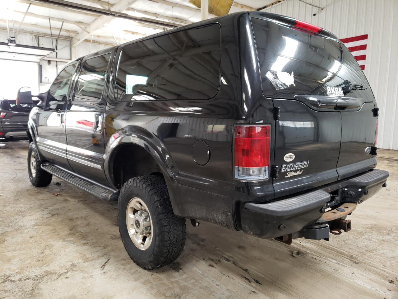 Photo 3 from auction – 2005 FORD EXCURSION with VIN 1FMNU43S35EC66231