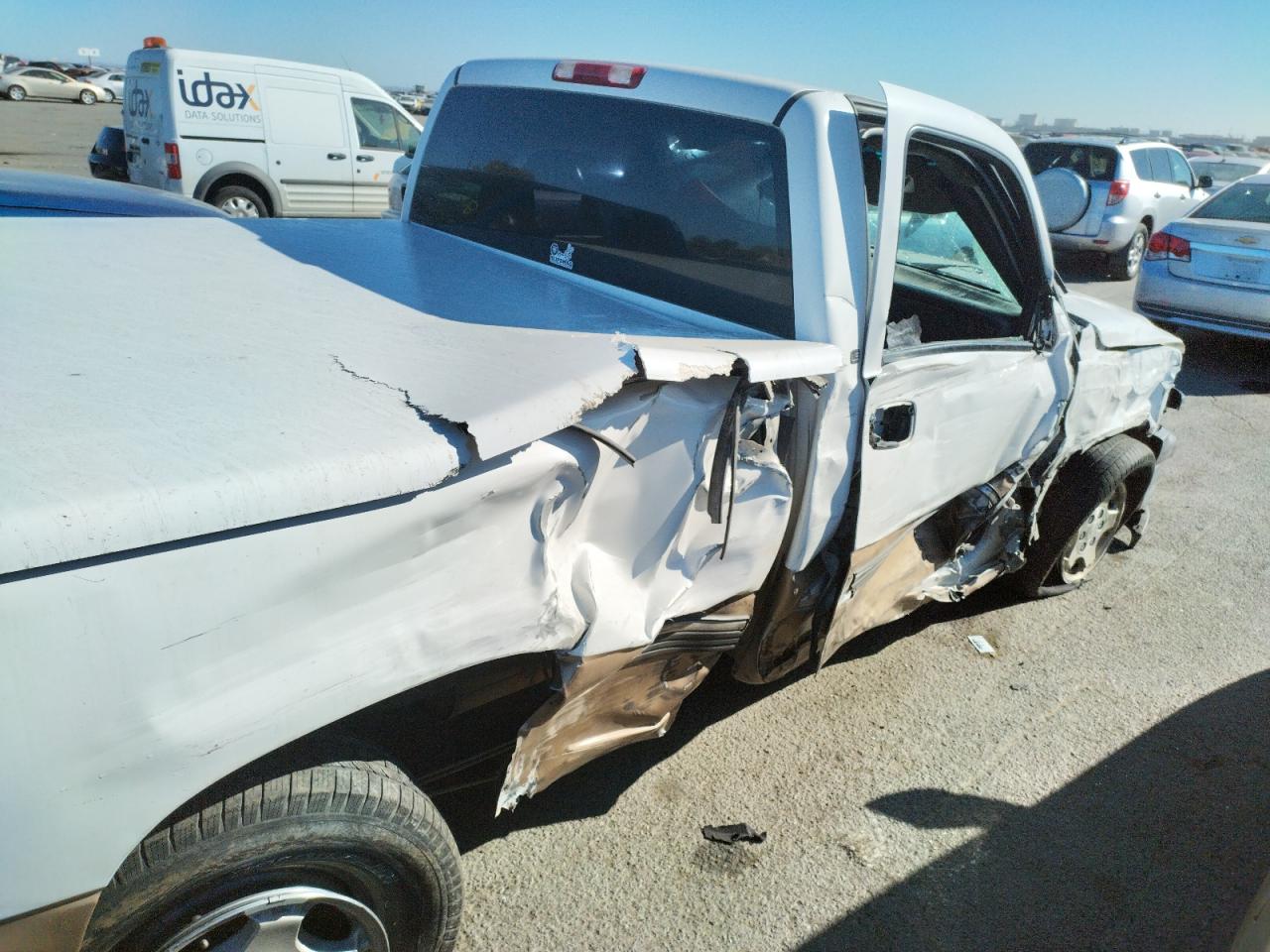 Photo 9 from auction – 2000 CHEVROLET SILVERADO with VIN 1GCEC14T1YZ371750